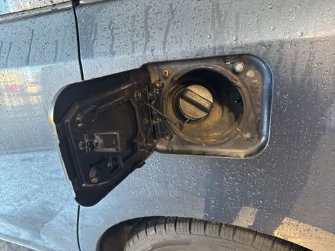 Used 2013 Toyota Sienna Limited image 9