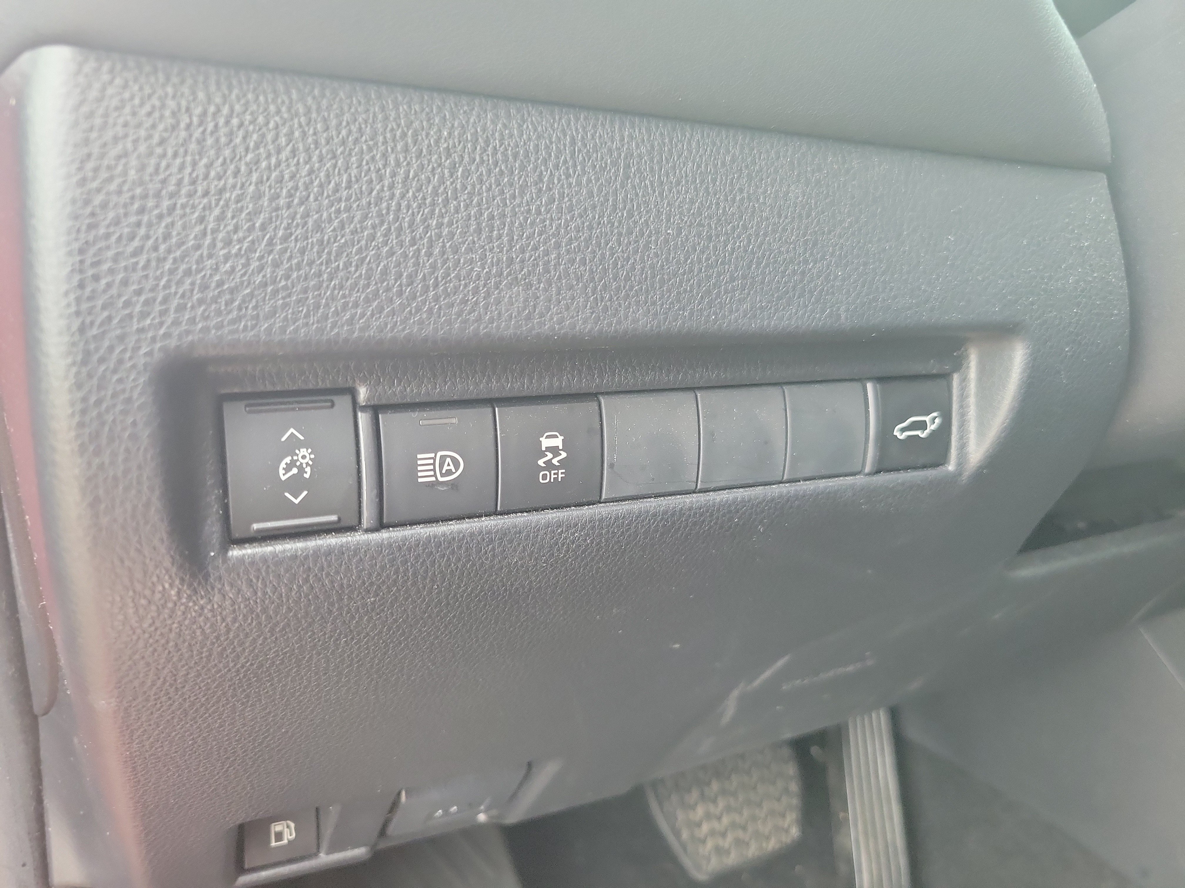 Used 2023 Toyota Venza Nightshade AWD/4WD image 34