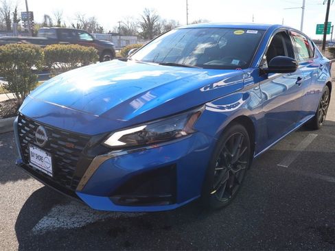 Certified 2025 Nissan Altima 2.5 SR w/ SR Premium Package image 8