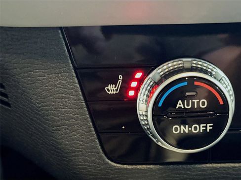 New 2026 Mitsubishi Outlander SE FWD image 12