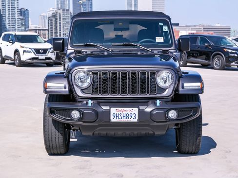 Used 2024 Jeep Wrangler Unlimited AWD/4WD image 2