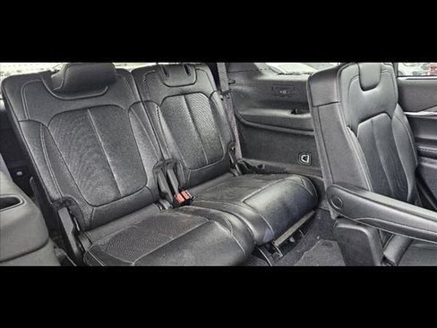Used 2024 Jeep Grand Cherokee L Limited w/ Luxury Tech Group II AWD/4WD image 12