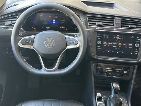 Used 2023 Volkswagen Tiguan SE image 15