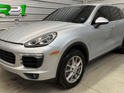 Used 2018 Porsche Cayenne AWD/4WD image 1