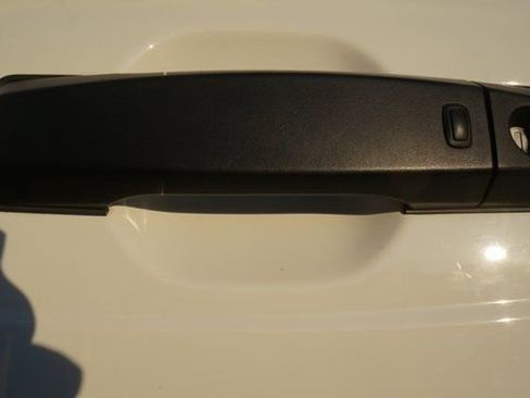 Used 2024 Nissan Titan SV w/ SV Convenience Package image 72