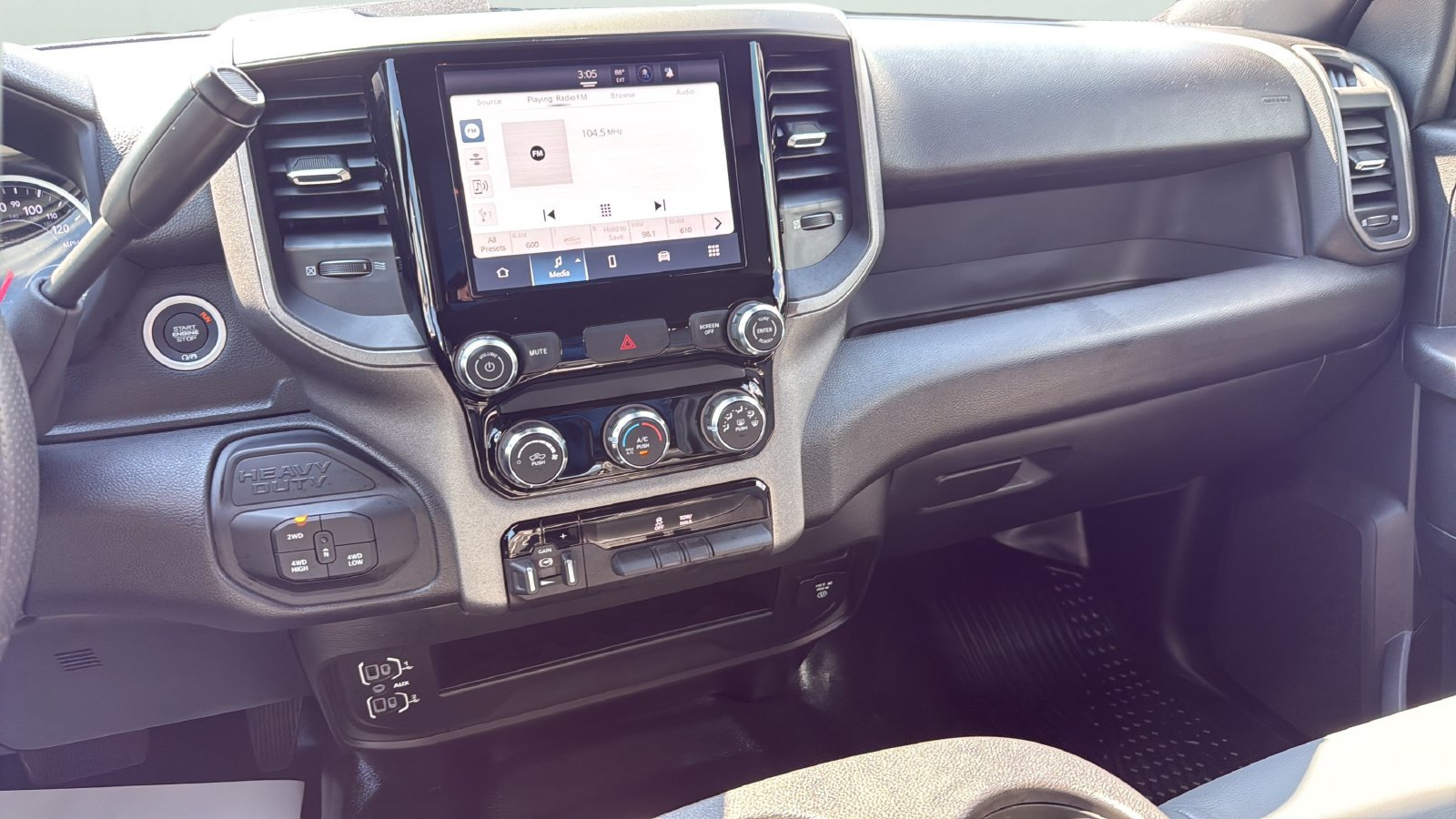 Used 2026 RAM 2500 Tradesman w/ Chrome Appearance Group AWD/4WD image 19