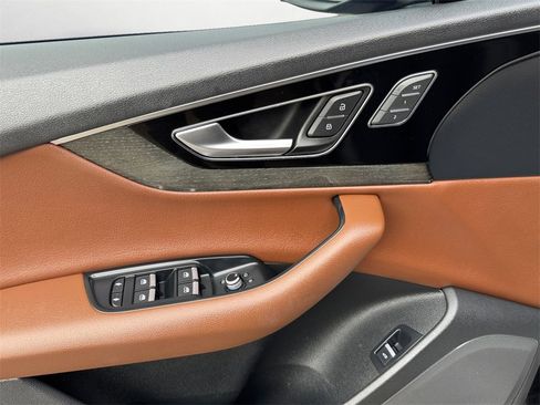 Used 2018 Audi Q7 3.0T Premium image 23