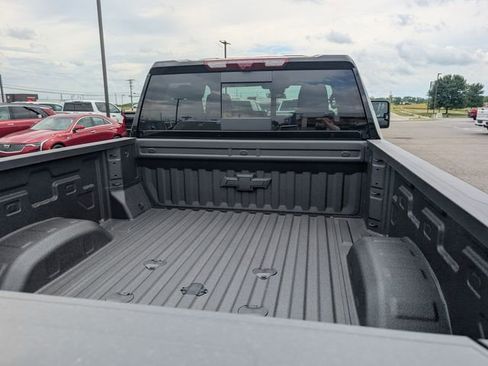 New 2026 Chevrolet Silverado 2500 ZR2 AWD/4WD image 9