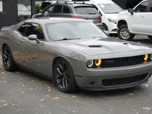 Used 2019 Dodge Challenger SXT w/ Blacktop Package image 6