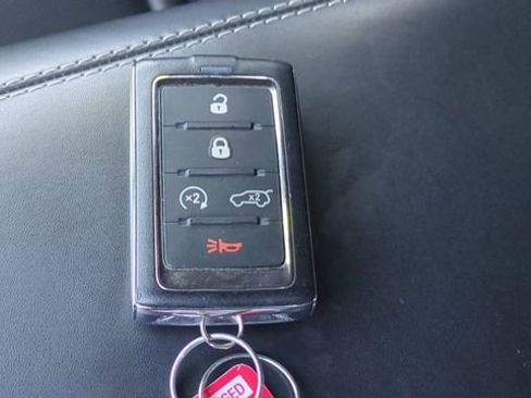 Used 2023 Jeep Grand Cherokee Overland w/ Luxury Tech Group IV image 24