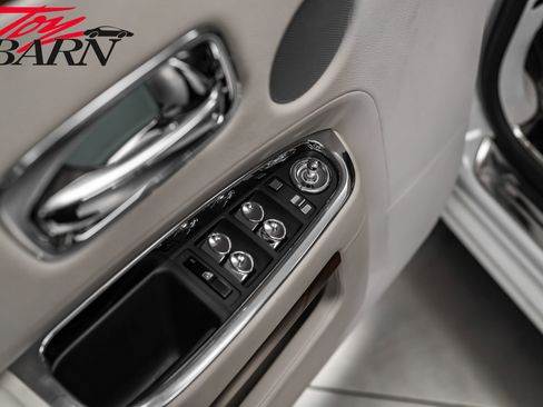 Used 2012 Rolls-Royce Ghost Extended Wheelbase image 22