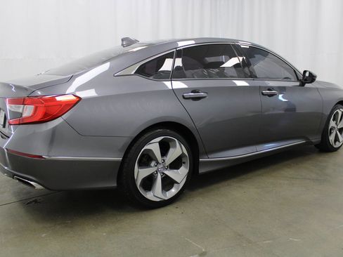 Used 2018 Honda Accord Touring image 7