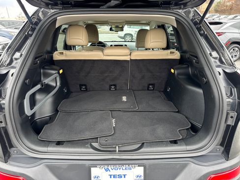 Used 2016 Jeep Cherokee Limited w/ Technology Group image 18