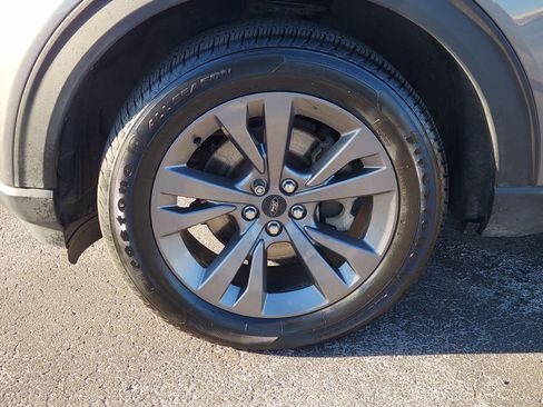 Used 2022 Ford Explorer XLT w/ Equipment Group 202A image 14