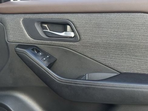 Used 2023 Nissan Rogue SV image 26