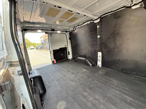 Used 2018 Ford Transit 250 130 Low Roof RWD image 51