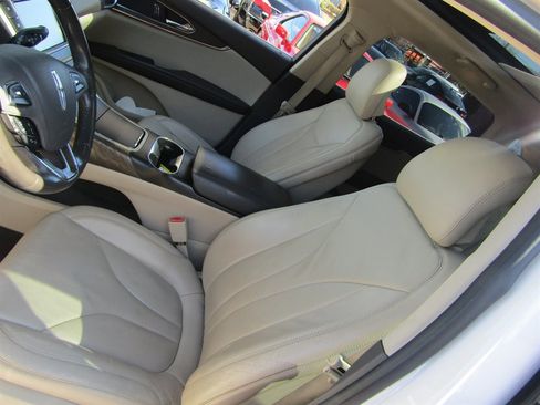 Used 2016 Lincoln MKX Reserve w/ Technology Package image 9