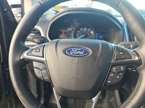 Used 2024 Ford Edge Titanium image 17