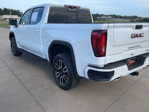 Used 2025 GMC Sierra 1500 AT4 w/ AT4 Premium Package AWD/4WD image 7