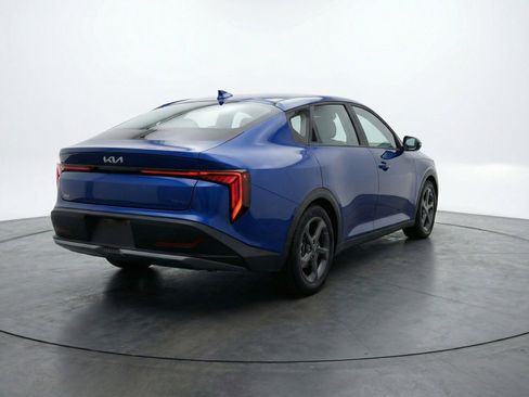 Used 2025 Kia K4 LXS image 9
