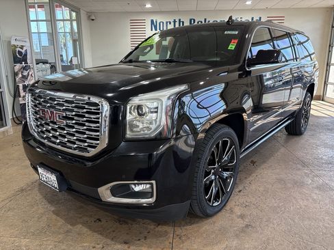 Used 2019 GMC Yukon XL Denali w/ Denali Ultimate Package AWD/4WD image 6