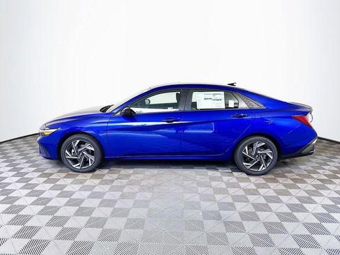 New 2025 Hyundai Elantra SEL FWD image 5