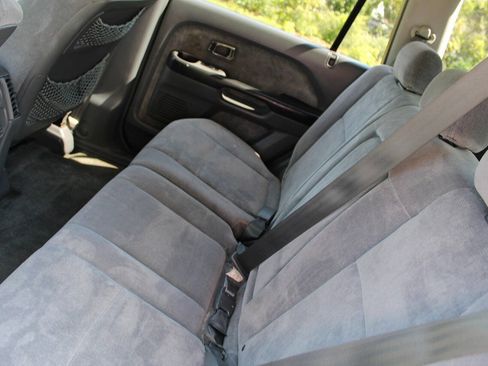 Used 2005 Honda Pilot EX image 32