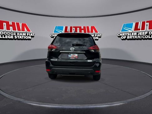 Used 2019 Nissan Rogue S w/ Special Edition Package FWD image 7