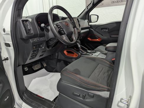 Used 2025 Nissan Frontier PRO-4X w/ Pro Convenience Package AWD/4WD image 15