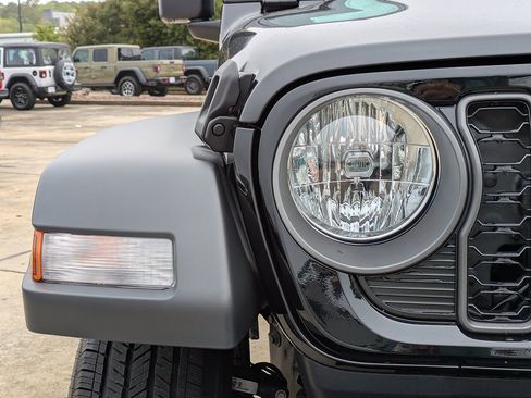 New 2026 Jeep Gladiator Sport AWD/4WD image 10