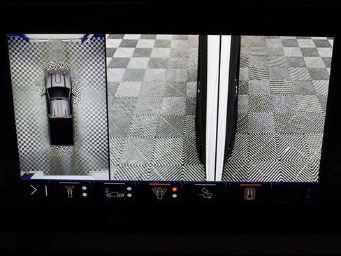 Used 2025 GMC Sierra 2500 AT4 image 19