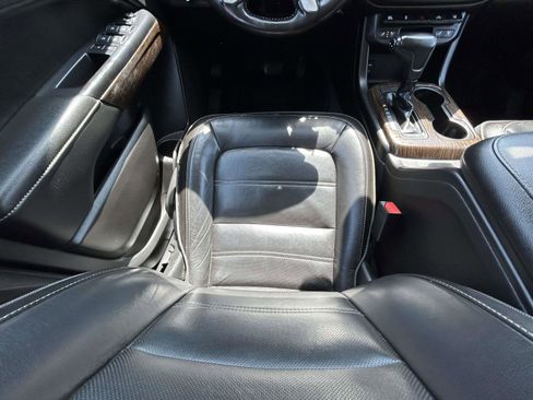 Used 2018 GMC Canyon Denali image 13