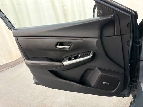 Used 2025 Nissan Sentra SR w/ SR Premium Package FWD image 23