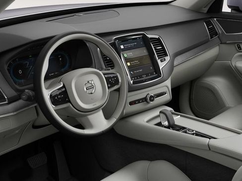Certified 2023 Volvo XC90 B5 Core w/ Protection Package Premier AWD/4WD image 6