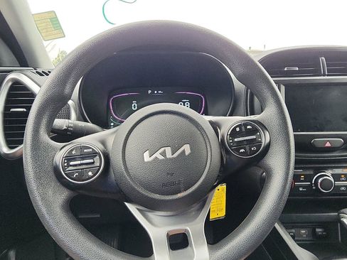 Used 2024 Kia Soul LX w/ Option Group 015 FWD image 12