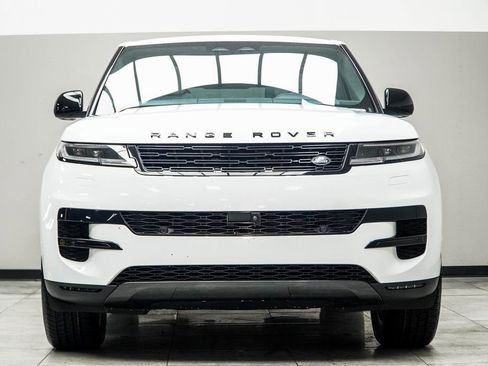 Used 2025 Land Rover Range Rover Sport SE image 8