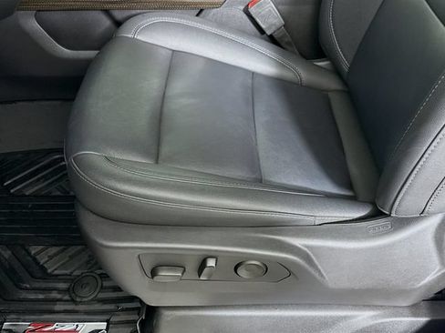 Used 2025 Chevrolet Silverado 1500 LT Trail Boss w/ Convenience Package II AWD/4WD image 20
