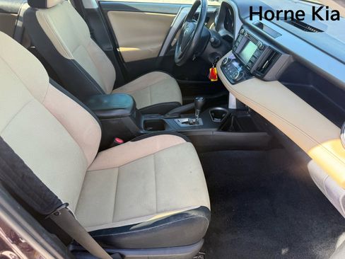 Used 2017 Toyota RAV4 XLE w/ Carpet Mat Package FWD image 27