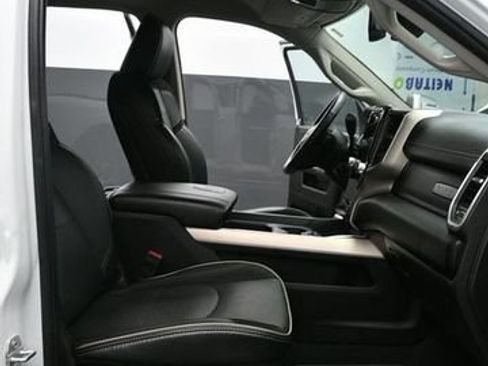 Used 2024 RAM 2500 Laramie AWD/4WD image 17