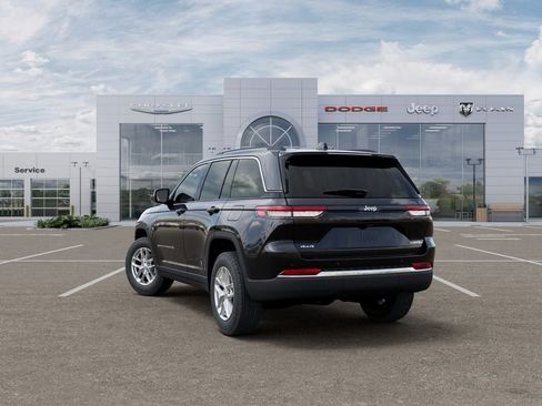 New 2026 Jeep Grand Cherokee Laredo AWD/4WD image 3