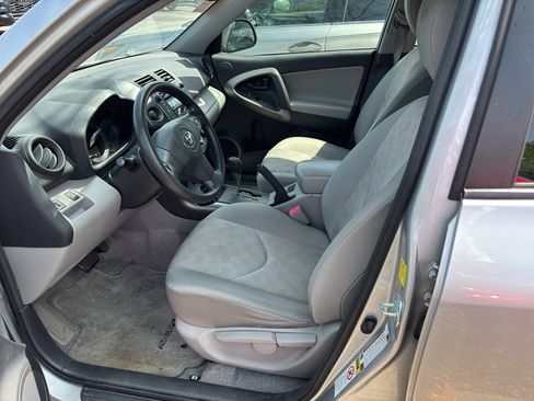 Used 2011 Toyota RAV4 2WD w/ Base L4 Extra Value Pkg image 5