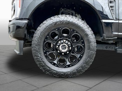 Used 2024 Ford F250 Lariat w/ Lariat Ultimate Package AWD/4WD image 11