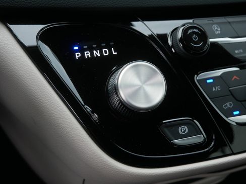 Certified 2023 Chrysler Voyager LX FWD image 27