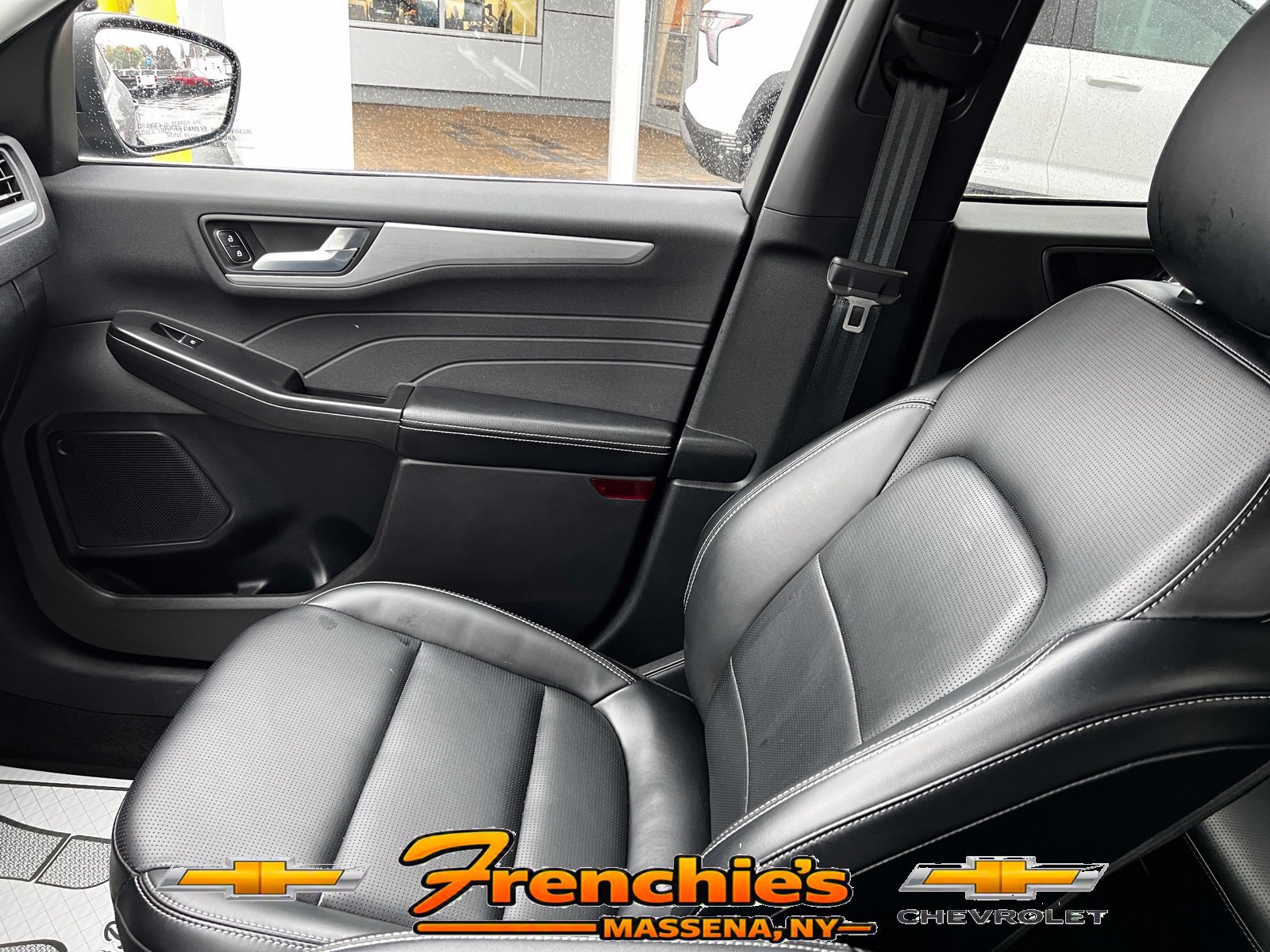 Used 2025 Ford Escape Platinum AWD/4WD image 19