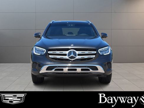 Used 2022 Mercedes-Benz GLC 300 image 2