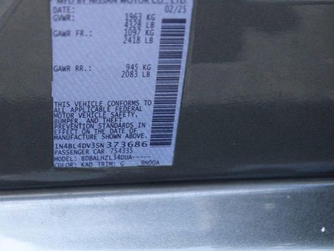 Used 2025 Nissan Altima 2.5 SV FWD image 18