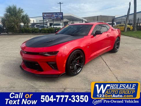 Used 2018 Chevrolet Camaro SS RWD image 1