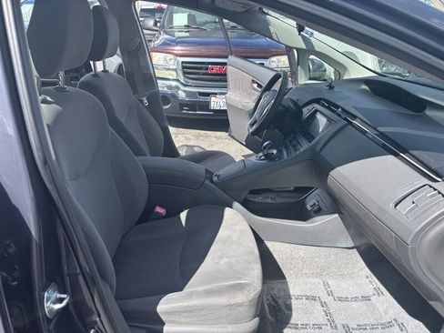 Used 2010 Toyota Prius III image 9