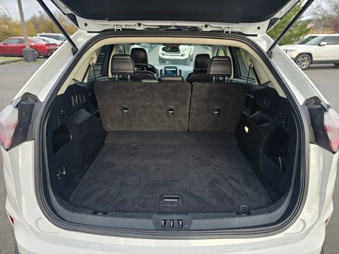 Used 2022 Ford Edge SEL image 18