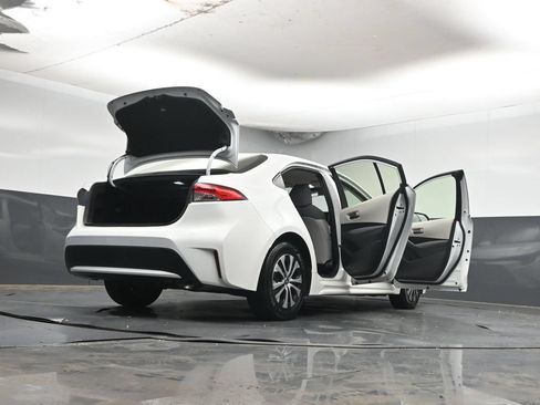 Used 2022 Toyota Corolla LE FWD image 40